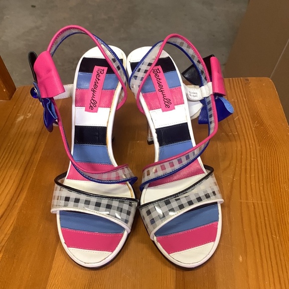 Betseyville by Betsey Johnson Gingham Bow
Colourblock Open Toe Lucite Heels - Picture 12 of 16